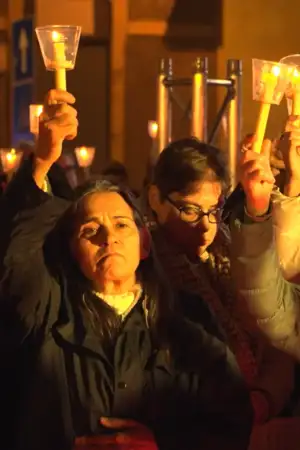 O silêncio, a luz, a união: Leiria une-se em vigília, em homenagem às vítimas da tempestade